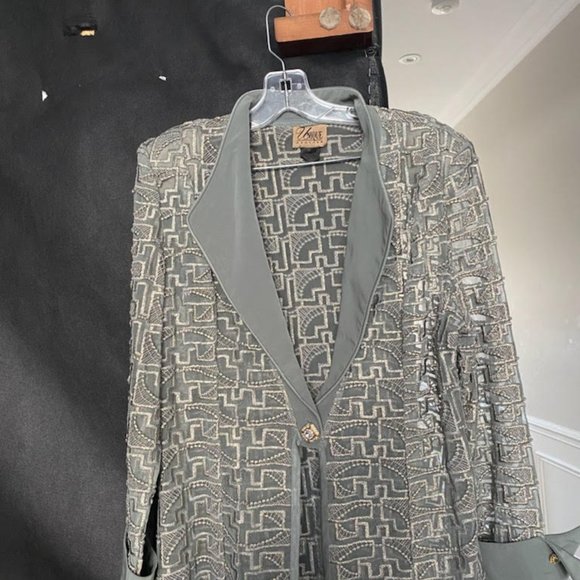 VINTAGE " UNIQUE COUTURE" LADIES EMBROIDERED LONG JACKET/CARDIGAN - Picture 1 of 5